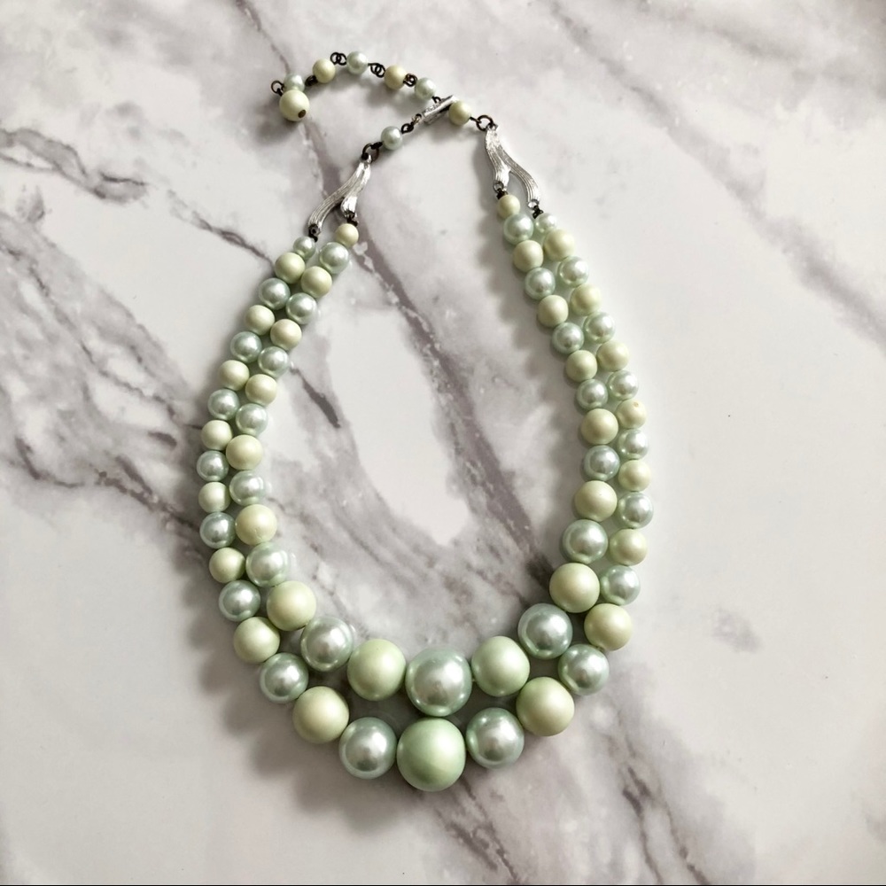 Vintage faux mint pearl necklace
